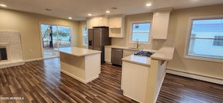 8 Panama Ct, Toms River, NJ 08757