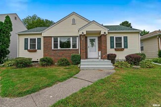 1014 W Rusholme St, Davenport, IA 52804