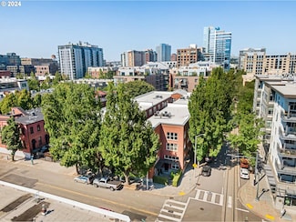 1009 NW Hoyt St Unit 204, Portland, OR 97209