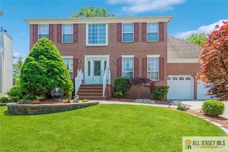 17 Alexis Ln, Edison, NJ 08820