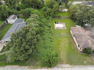 TBD E 32nd 1 2 St, Houston, TX 77022