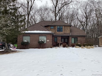 2092 Christopher Ct, West Bloomfield, MI 48324