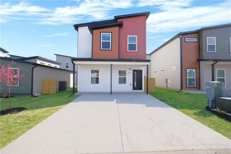 871 Tennessee Ave, Bentonville, AR 72713