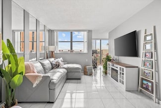 9440 W Flagler St Unit 414, Miami, FL 33174