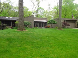 312 Wagon Wheel Ct, Pulaski, PA 16143
