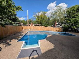 3621 N Walnut St, Kansas City, MO 64116