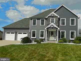 11 Rolling Ridge Dr, Milton, PA 17847