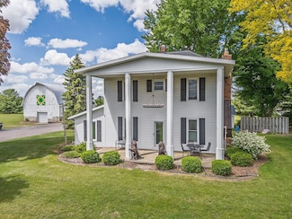 1805 W Pine St, Baraboo, WI 53913