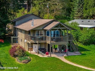 71472 Northshore Dr, Clatskanie, OR 97016