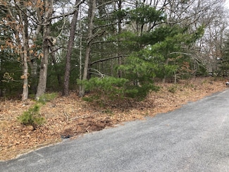 30 Wings Ln, Cotuit, MA 2635