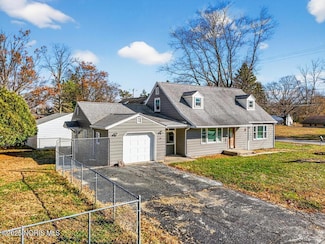 608 Sand Ridge Rd, Bowling Green, OH 43402