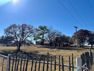 281477 Doctor Pepper Rd, Comanche, OK 73529