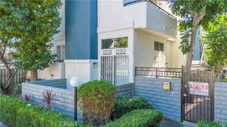 12334 Chandler Blvd Unit C, Valley Village, CA 91607