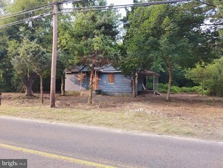 6 Eayrestown Rd, Southampton, NJ 08088