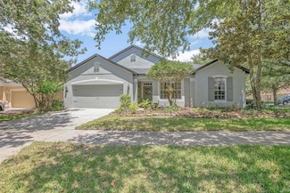 411 Park Lake Dr, Deland, FL 32724