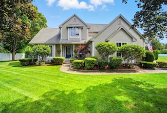 26 Dutchmaster Dr, Feeding Hills, MA 01030