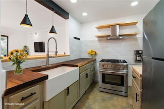 348 Orange Blossom Unit 154, Irvine, CA 92618