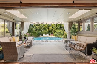 2299 Beverwil Dr, Los Angeles, CA 90034