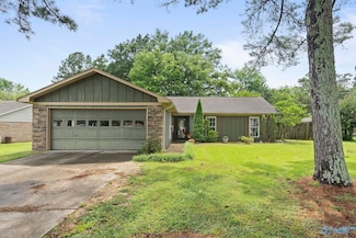 702 Royce Cir SE, Huntsville, AL 35803