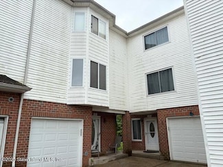 46 Bianca Ct, Staten Island, NY 10312