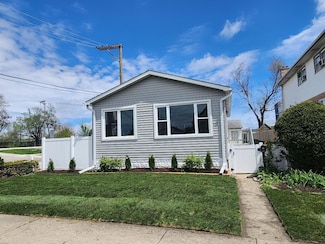 4147 Prairie Ave, Schiller Park, IL 60176