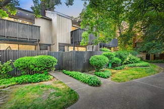 617 Woodside Sierra Unit 3, Sacramento, CA 95825