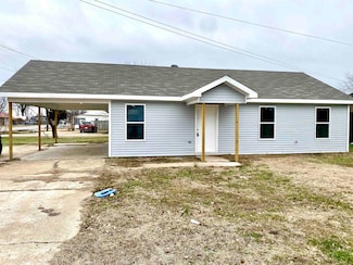 346 Cash Ave, Trumann, AR 72472