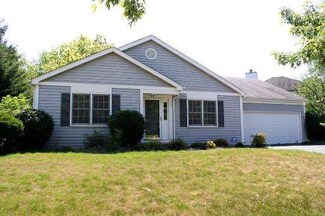 507 Wood Creek Dr, Island Lake, IL 60042