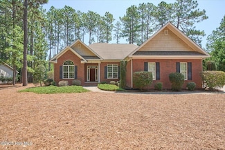 8 Rutledge Ln, Pinehurst, NC 28374