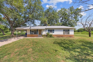 17 Ellis Ave, Troy, TX 76579