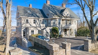 360 Gibbs Ave Unit 6, Newport, RI 02840