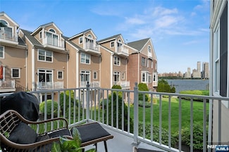 449 Albany Ct, West New York, NJ 07093