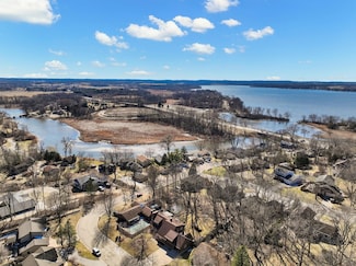 6208 Indian Mound Dr, Mc Farland, WI 53558