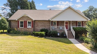 1941 Larkhill Dr, Kernersville, NC 27284