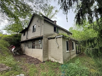 102 Arch St, Clairton, PA 15025