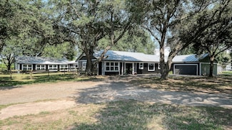 20515 Kickapoo Rd, Waller, TX 77484