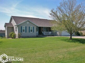 313 Lincoln Valley Dr, State Center, IA 50247