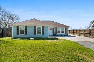 215 W Speckled Trout, Rockport, TX 78382