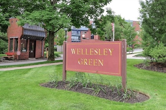 75 Grove St Unit 124, Wellesley, MA 02482