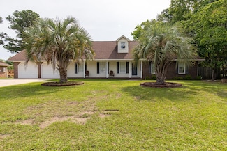 911 Sassafras Dr, Sumter, SC 29150