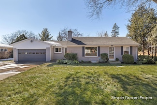 2714 Cascade Rd SE, Grand Rapids, MI 49506