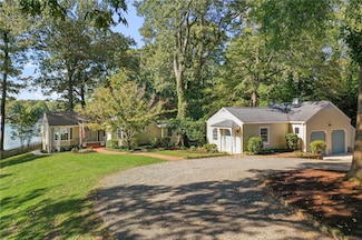 126 Lancaster Rd, Irvington, VA 22480