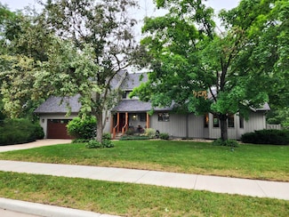 815 W Monowau St, Tomah, WI 54660