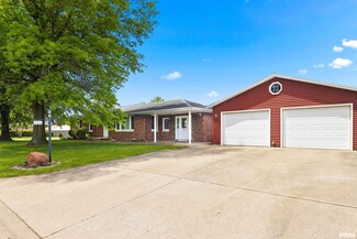 209 Elmhurst Dr, Washington, IL 61571