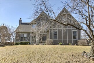 11612 Summit St, Kansas City, MO 64114