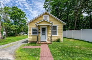 4 Spring St, Budd Lake, NJ 07828