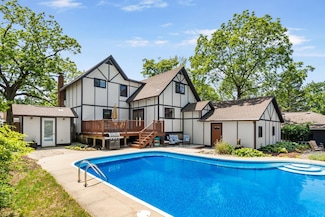 1051 Phoenix St, South Haven, MI 49090
