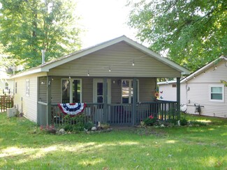 95359 Magician Dr, Dowagiac, MI 49047