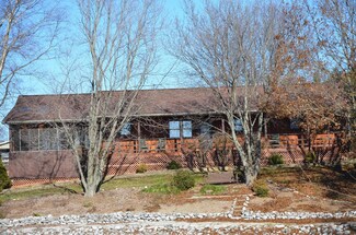 5903 S Oak Ln, Huntingburg, IN 47542