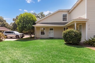 614 Emerald Ln, Fort Walton Beach, FL 32547